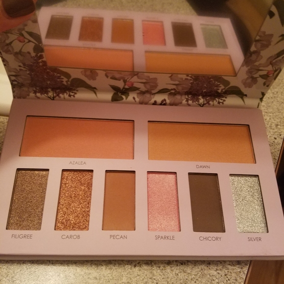 Seraphine botanicals eyeshadow and blush palette - Picture 2 of 6